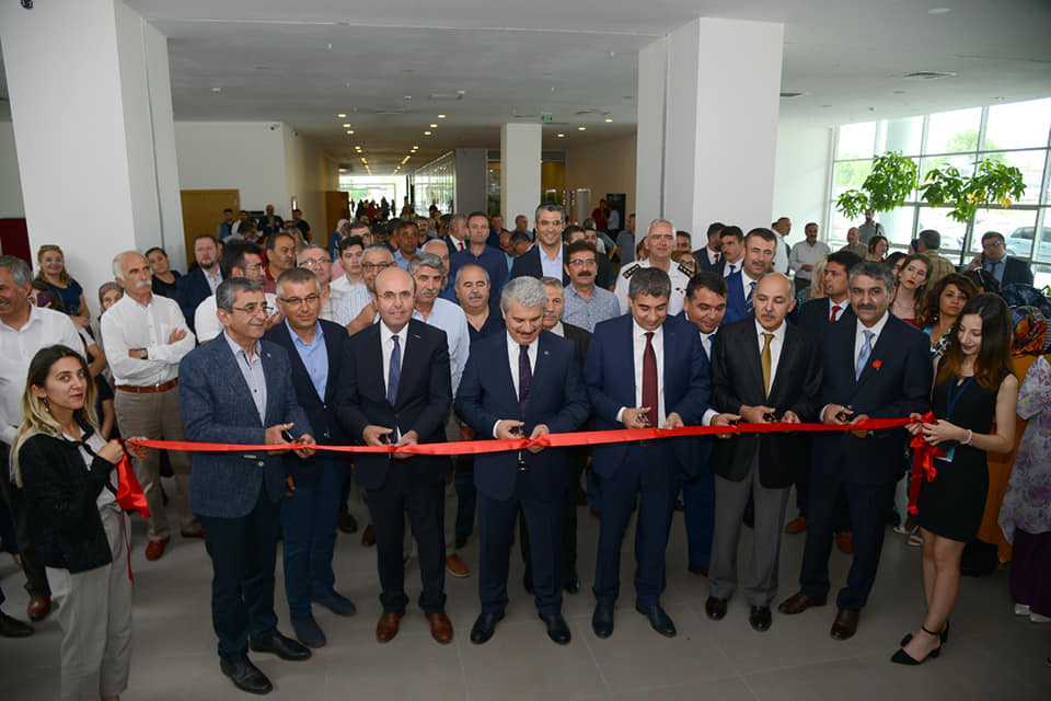 BAŞKANIMIZ 2019 YILI KARMA SERGİ AÇILIŞINA KATILDI