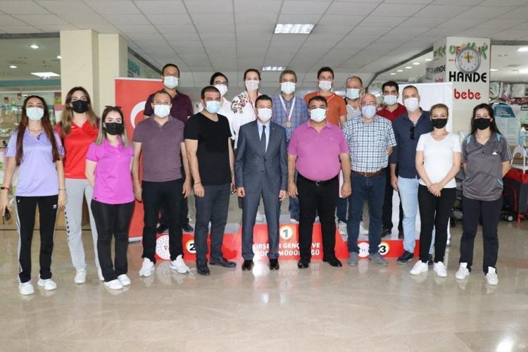 MASA TENİSİ TURNUVASI DÜZENLEDİK