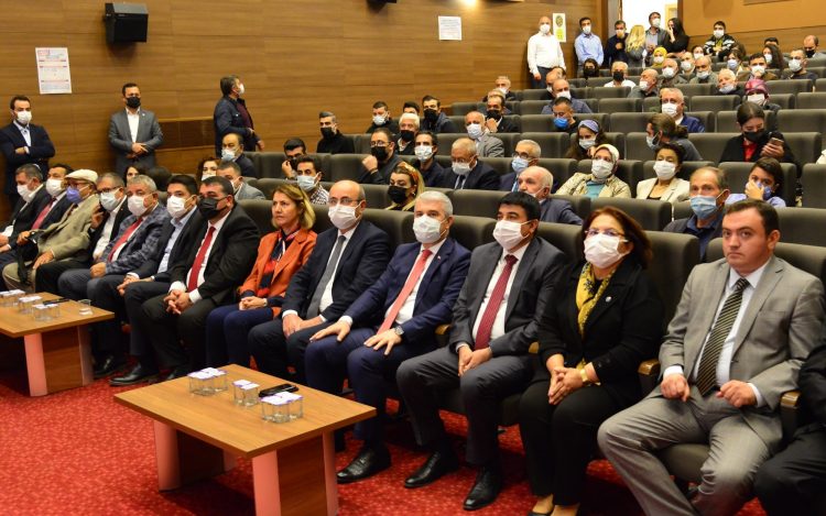 BAŞKANIMIZ MUSTAFA YILMAZ,  NEŞET ERTAŞ ANMA PROGRAMINA KATILDI