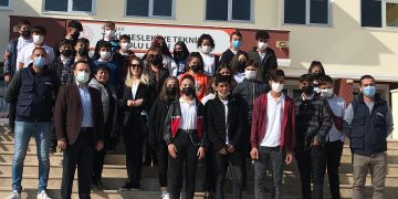 TOKİ MESLEKİ VE TEKNİK ANADOLU LİSESİ ÖĞRENCİLERİNE İNTERNET BAĞIMLILIĞI İLE İLGİLİ BİLGİLENDİRME YAPILDI.