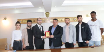 AHİ TEKNOLOJİ TAKIMI’NDAN BAŞKANIMIZ MUSTAFA YILMAZ’A ZİYARET