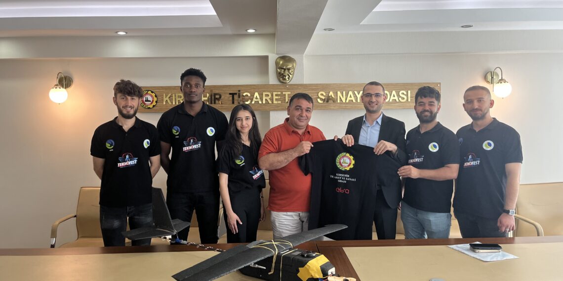 TEKNOFEST 2022 Finalinde Yarışacak Olan ‘’AHİTEK’’ Takımı’ndan Başkanımıza Ziyaret