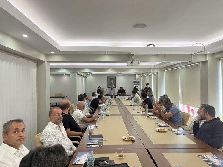 İNŞAAT SEKTÖR TEMSİLCİLERİ ODAMIZDA BULUŞTU