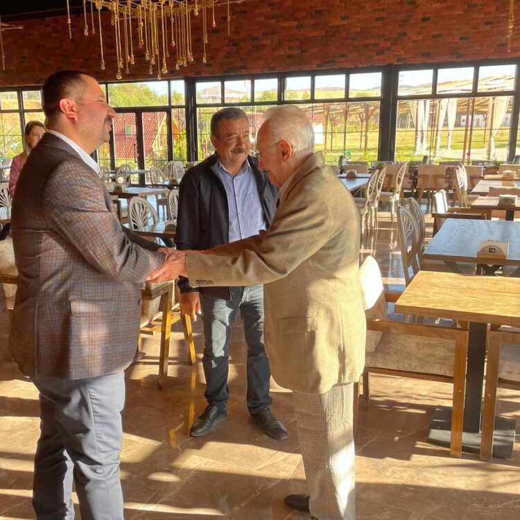 YAŞLI ÇINARLARIMIZ İLE KAHVALTIDA BİR ARAYA GELDİK