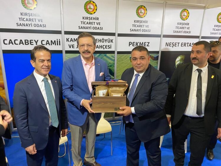 TOBB BAŞKANI SN.HİSARCIKLIOĞLU’NDAN STANDIMIZA ZİYARET