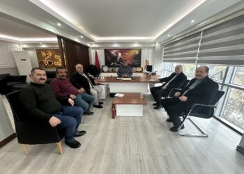 ADALET VE KALKINMA PARTİSİ (AKP) ÖZBAĞ BELDE BELEDİYE BAŞKAN ADAY ADAYI ASIM ATABEY KIRŞEHİR TİCARET VE SANAYİ ODASI(KTSO) ’NI ZİYARET ETTİ.