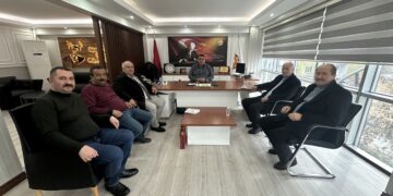 ADALET VE KALKINMA  PARTİSİ (AKP) ÖZBAĞ BELDE BELEDİYE BAŞKAN  ADAY ADAYI ASIM ATABEY KIRŞEHİR TİCARET VE SANAYİ ODASI(KTSO) ’NI ZİYARET ETTİ.