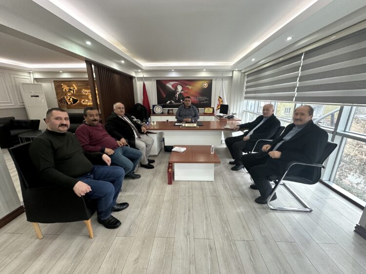 ADALET VE KALKINMA PARTİSİ (AKP) ÖZBAĞ BELDE BELEDİYE BAŞKAN ADAY ADAYI ASIM ATABEY KIRŞEHİR TİCARET VE SANAYİ ODASI(KTSO) ’NI ZİYARET ETTİ.