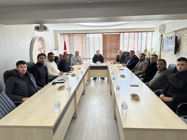 ADALET VE KALKINMA PARTİSİ KIRŞEHİR BELEDİYE BAŞKAN ADAYI DR. OSMAN ARSLAN’DAN ODAMIZA ZİYARET