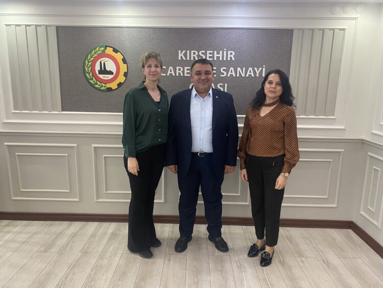 HALKBANK KIRŞEHİR MERKEZ ŞUBE MÜDÜRÜ ARZU ŞAMLI ve SELMA GÜMÜŞ’TEN ODAMIZA ZİYARET