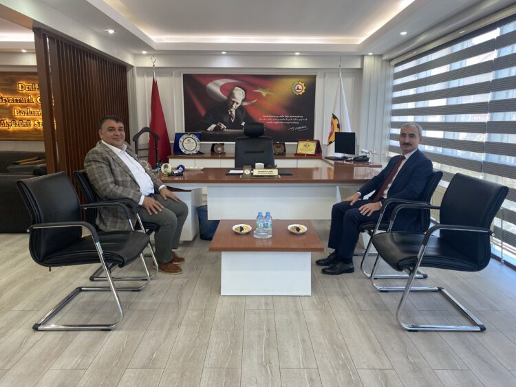 ÖZBAĞ BELDE BELEDİYE BAŞKANI İSMAİL ÇANAKÇI ‘DAN ODAMIZA ZİYARET