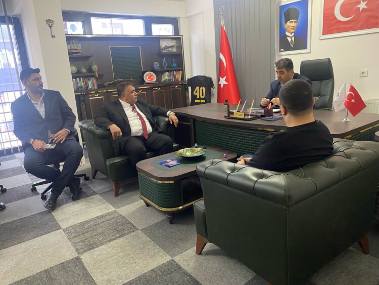 ODAMIZDAN ANAHTAR PARTİYE ZİYARET